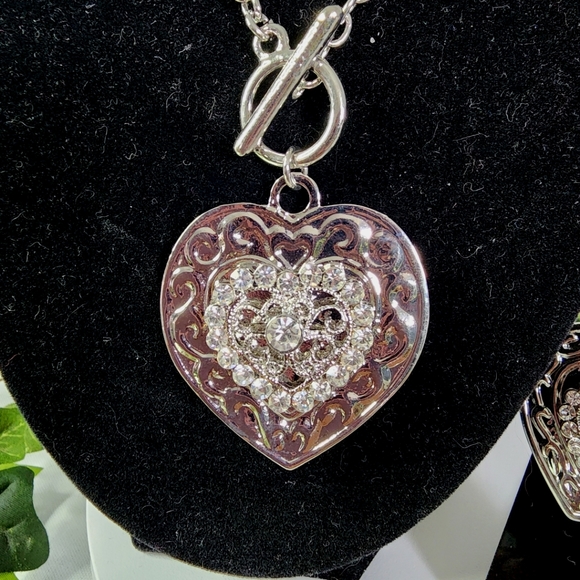 Silver Heart Necklace and Earrings Set Toggle Clasp New - Picture 5 of 7